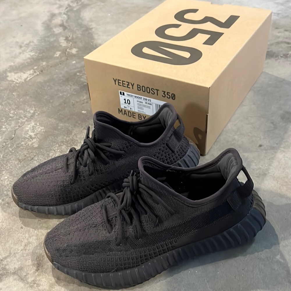 Yeezy 350 V2 Cinder